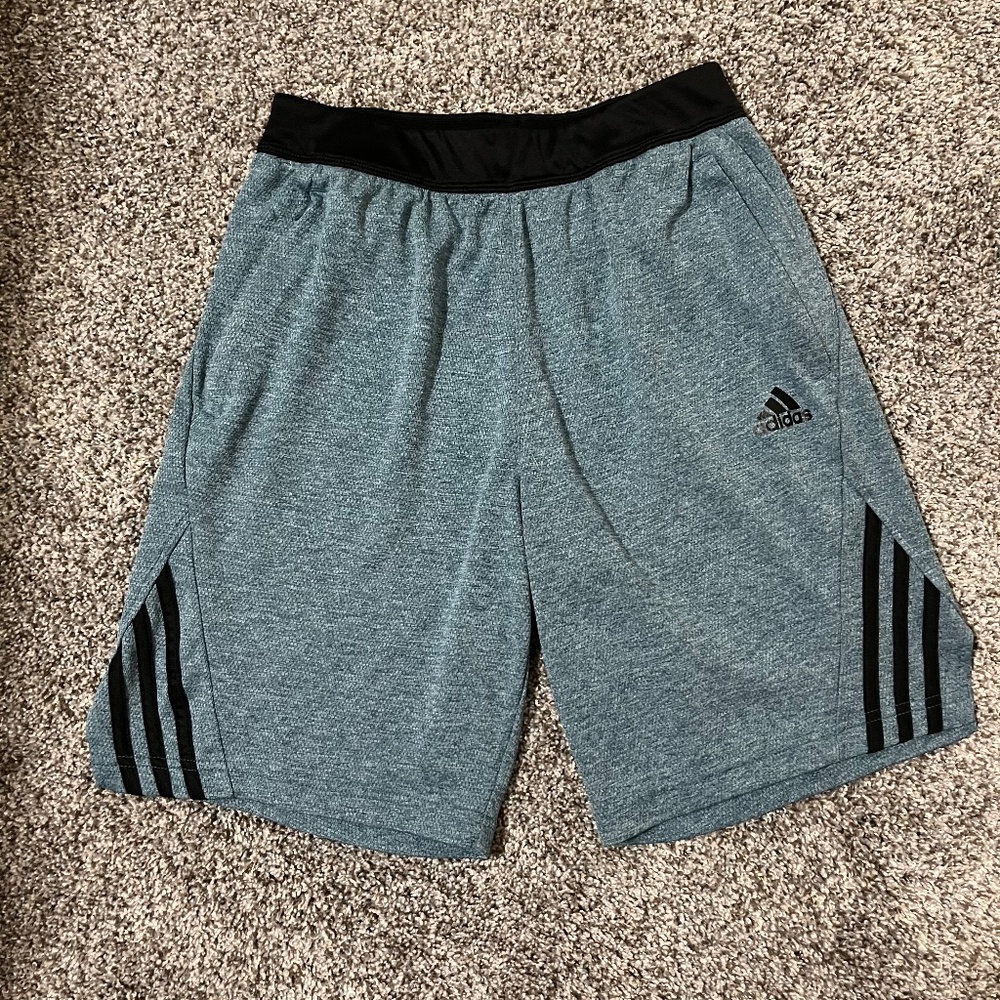 Adidas Aeroready Men's Small, Zippered Pockets, Moisture wicking